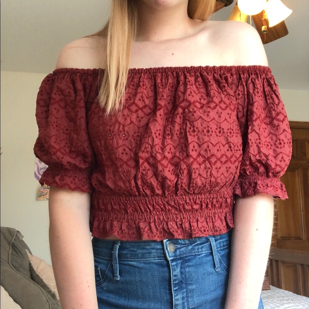 🌿AE off the shoulder top🌿